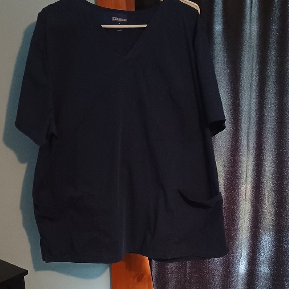 Scrubstar Navy V-Neck Short Sleeve Tee
